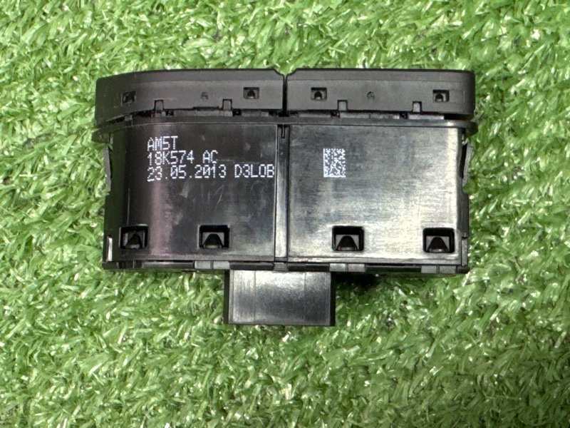 Кнопка обогрева лобового стекла Ford Kuga 2013 SUV