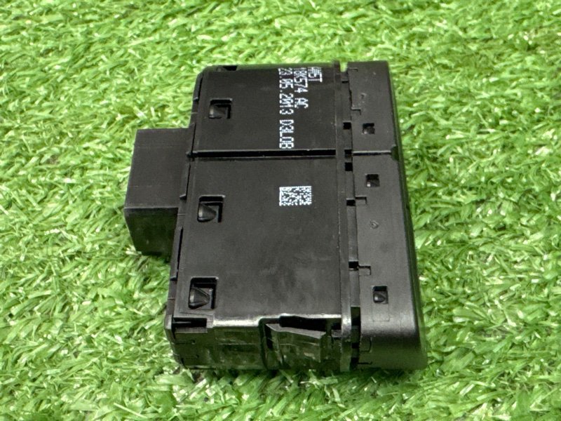 Кнопка обогрева лобового стекла Ford Kuga 2013 SUV