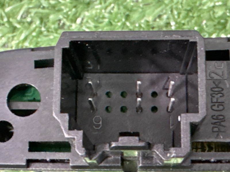 Кнопка обогрева лобового стекла Ford Kuga 2013 SUV