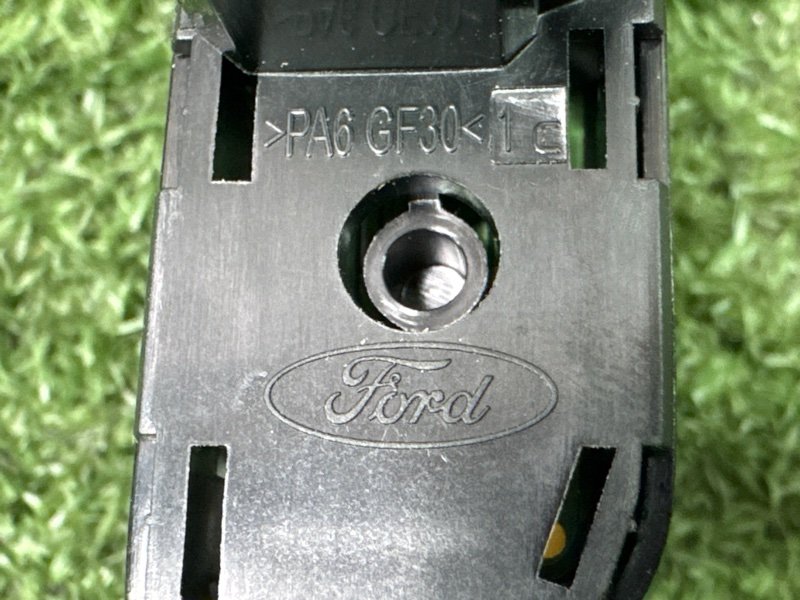 Кнопка парктроника Ford Kuga 2013 SUV