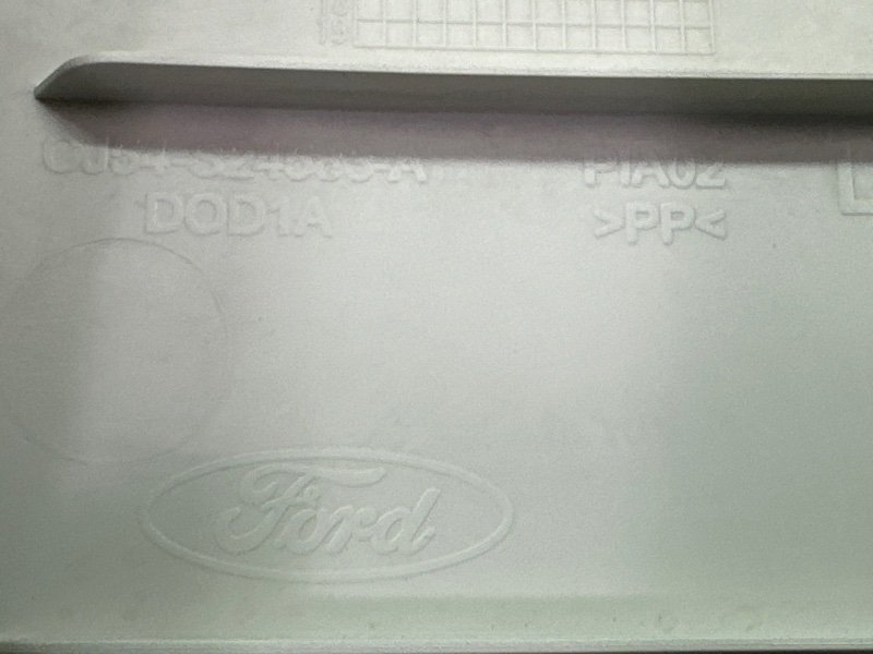 Накладка центральной стойки верхняя Ford Kuga 2013 SUV