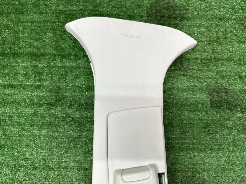 Накладка центральной стойки верхняя Ford Kuga 2013 SUV