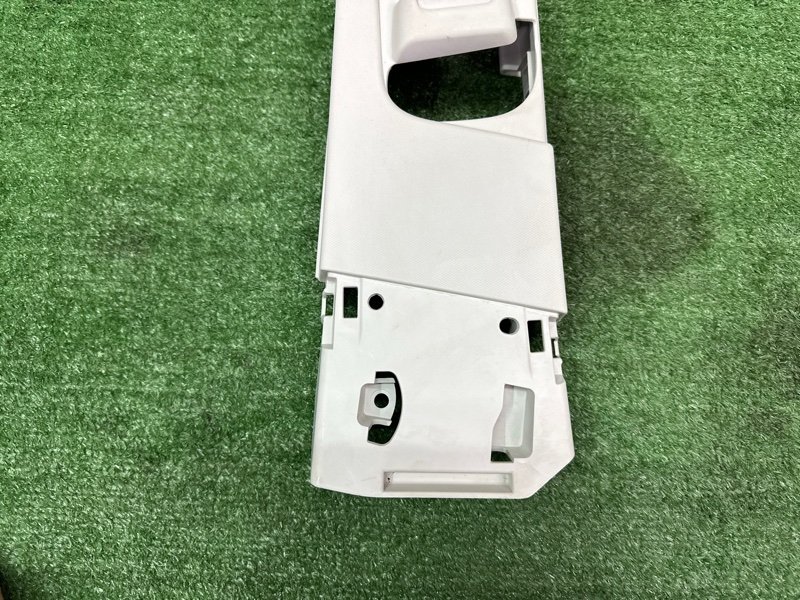 Накладка центральной стойки верхняя Ford Kuga 2013 SUV