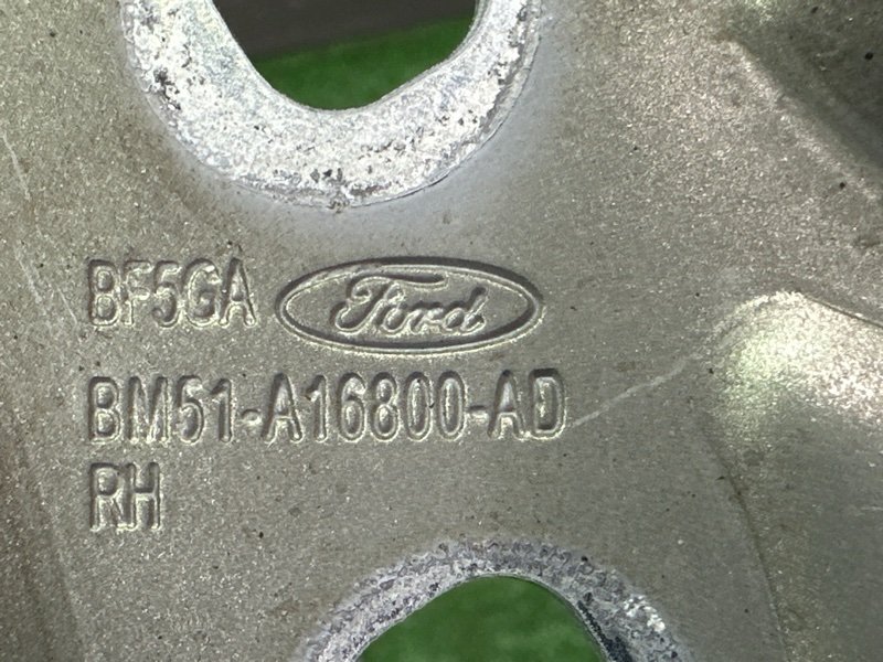 Петли капота Ford Kuga 2013 SUV