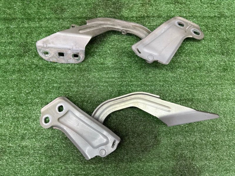 Петли капота Ford Kuga 2013 SUV