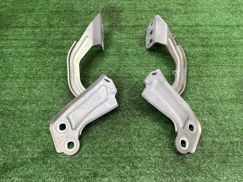 Петли капота Ford Kuga 2013 SUV