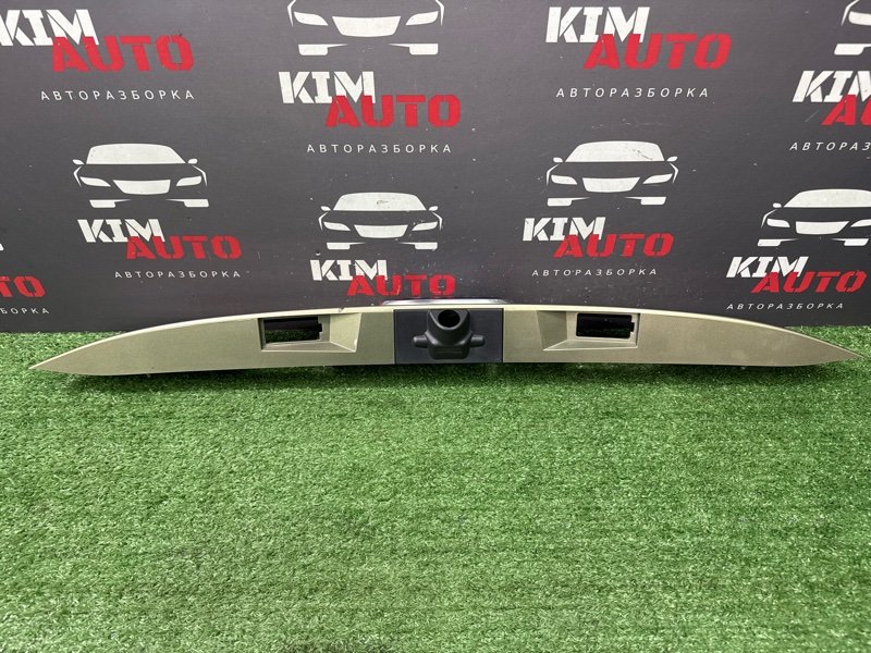 Накладка крышки багажника Ford Kuga 2013 SUV