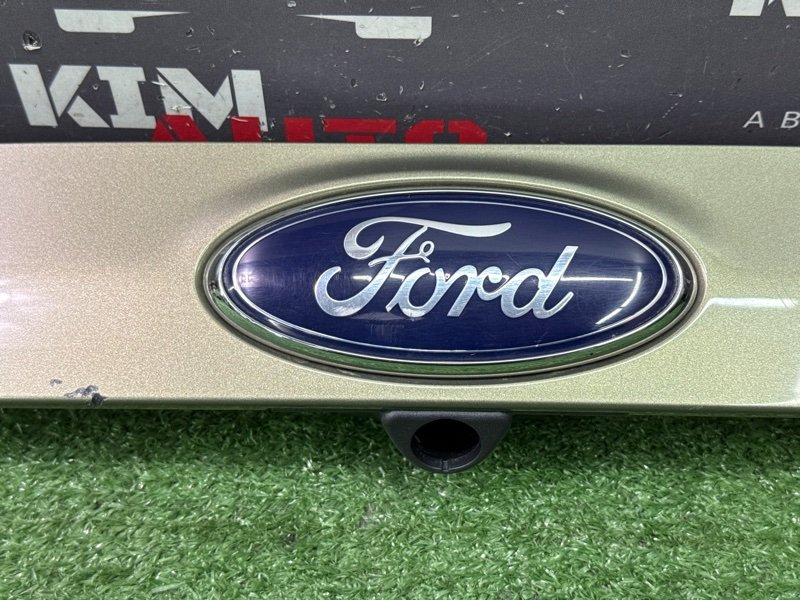 Накладка крышки багажника Ford Kuga 2013 SUV