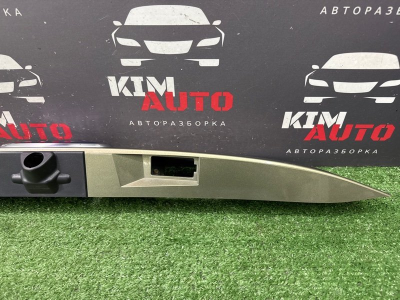 Накладка крышки багажника Ford Kuga 2013 SUV