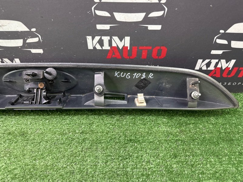 Накладка крышки багажника Ford Kuga 2013 SUV