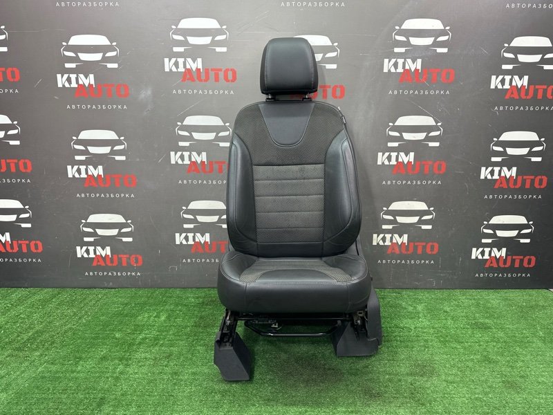 Сиденья передние комплект Ford Kuga 2013 SUV