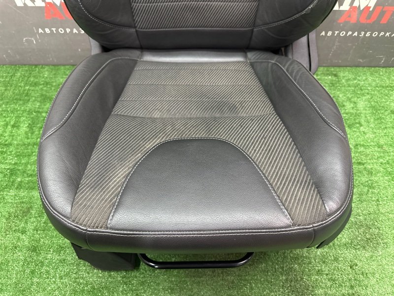 Сиденья передние комплект Ford Kuga 2013 SUV
