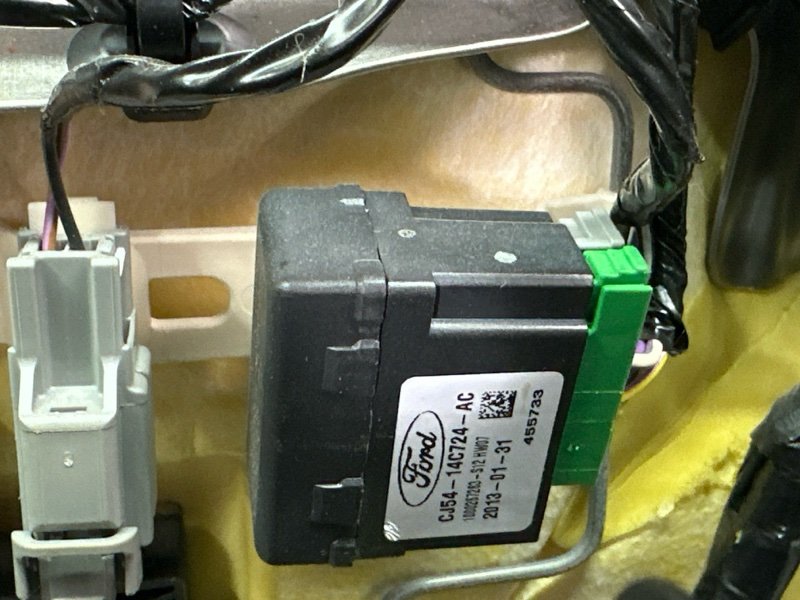 Сиденья передние комплект Ford Kuga 2013 SUV