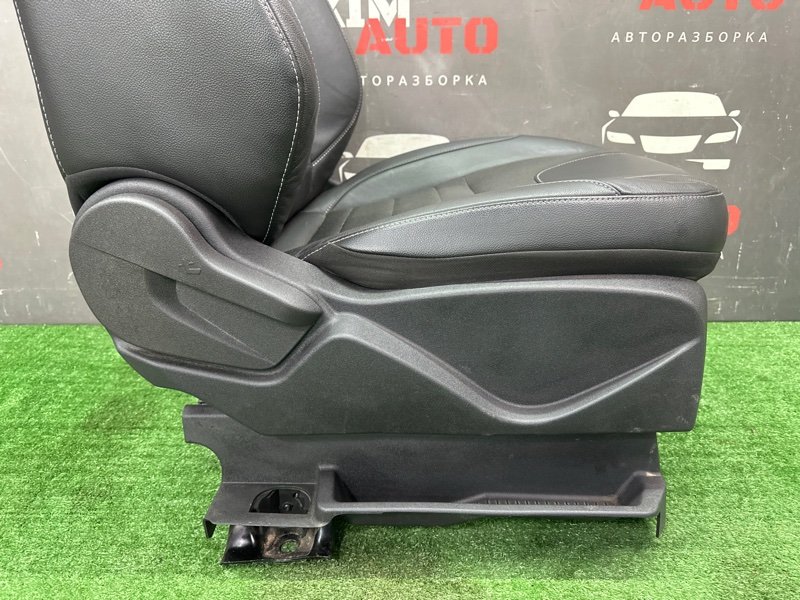 Сиденья передние комплект Ford Kuga 2013 SUV