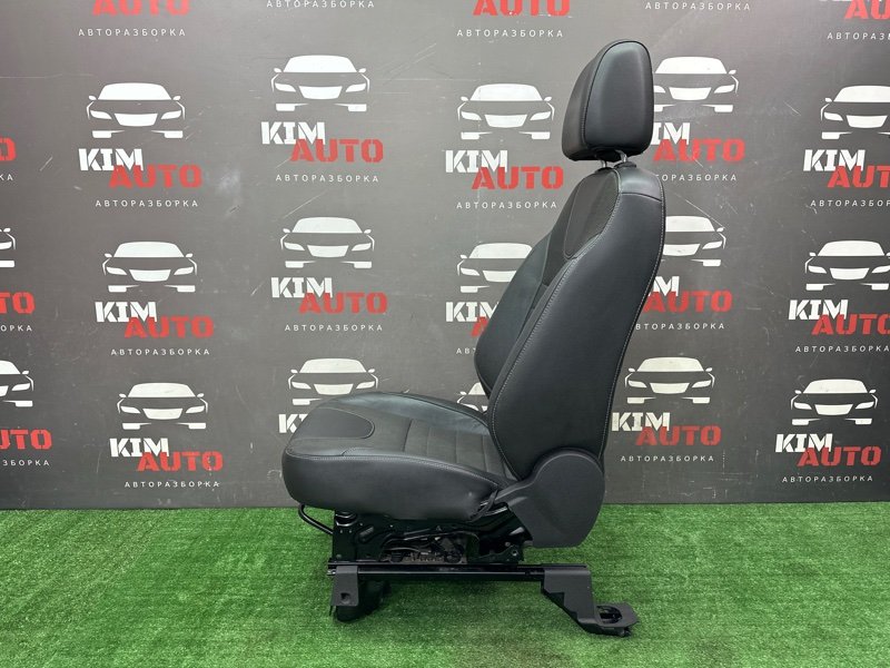 Сиденья передние комплект Ford Kuga 2013 SUV
