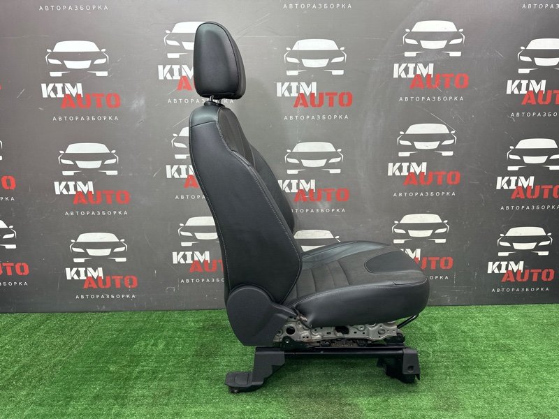 Сиденья передние комплект Ford Kuga 2013 SUV