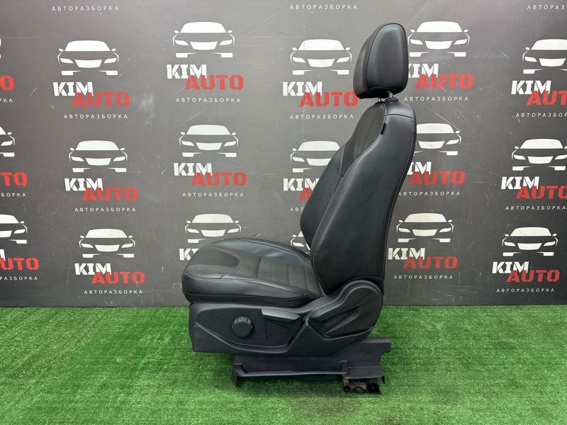 Сиденья передние комплект Ford Kuga 2013 SUV