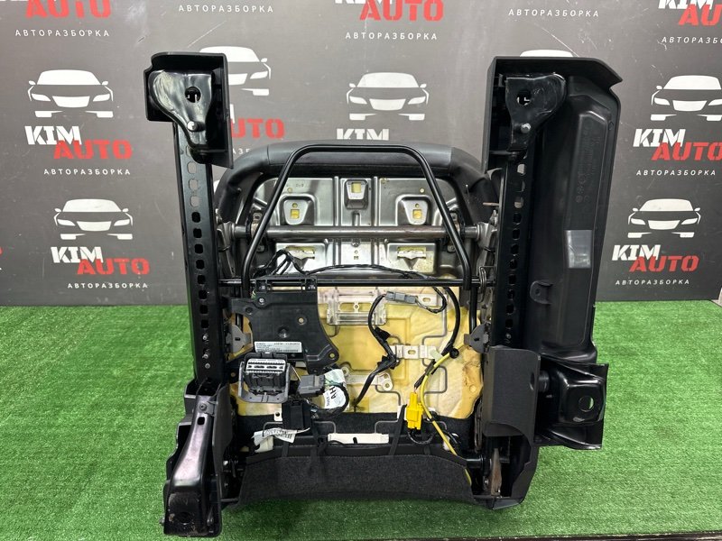 Сиденья передние комплект Ford Kuga 2013 SUV