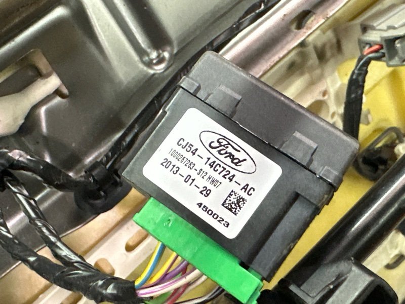 Сиденья передние комплект Ford Kuga 2013 SUV