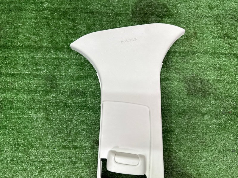 Накладка центральной стойки верхняя Ford Kuga 2013 SUV