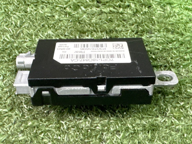 Усилитель антенны Ford Kuga 2013 SUV