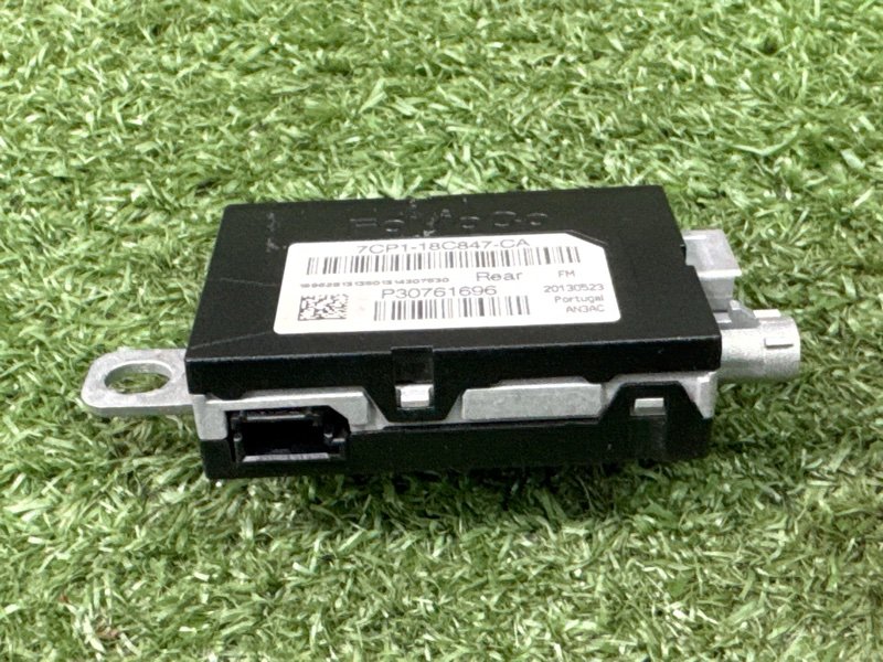 Усилитель антенны Ford Kuga 2013 SUV