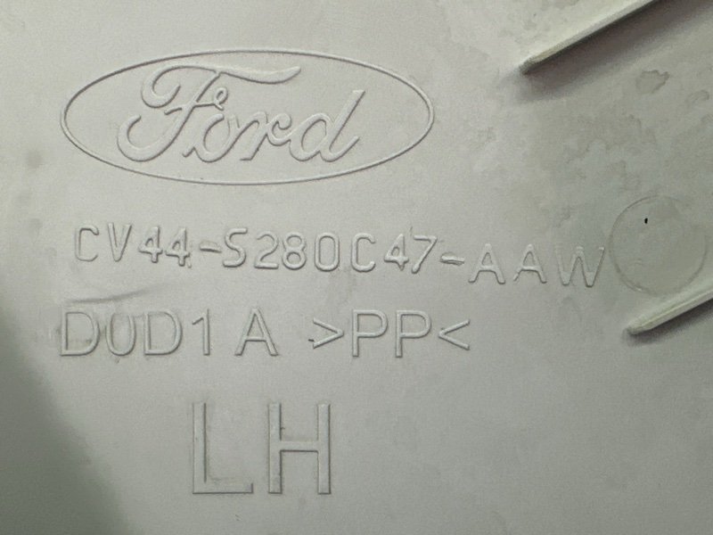 Накладка стойки кузова Ford Kuga 2013 SUV