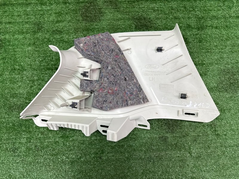 Накладка стойки кузова Ford Kuga 2013 SUV