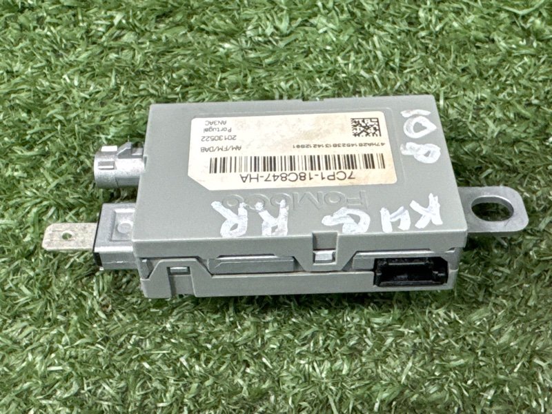 Усилитель антенны Ford Kuga 2013 SUV