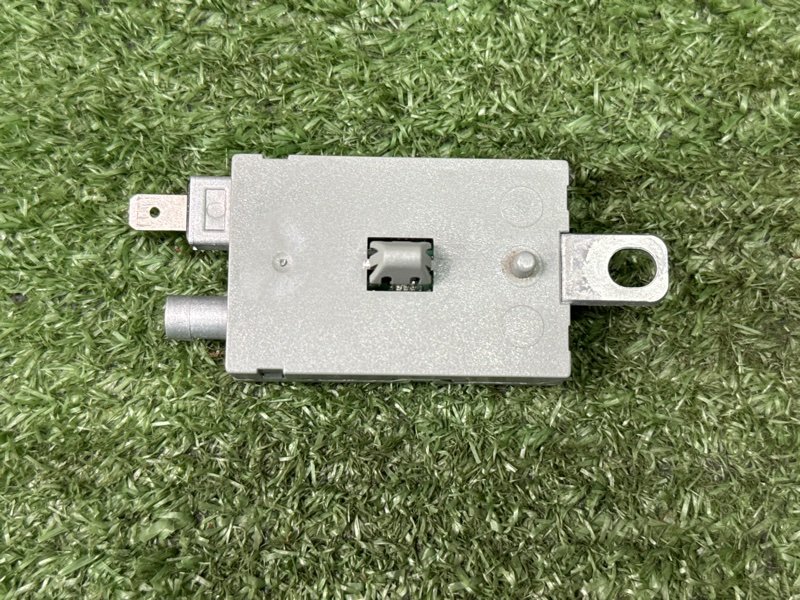 Усилитель антенны Ford Kuga 2013 SUV