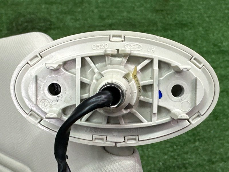 Козырек солнцезащитный Ford Kuga 2013 SUV