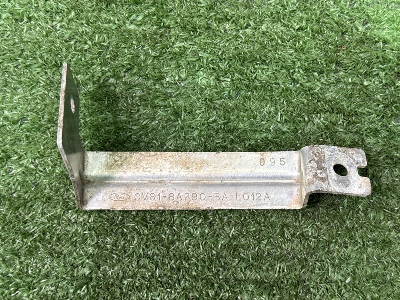 Кронштейн интеркулера Ford Kuga 2013 SUV