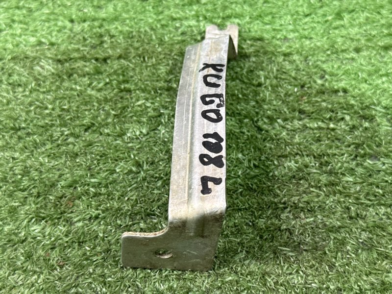 Кронштейн интеркулера Ford Kuga 2013 SUV