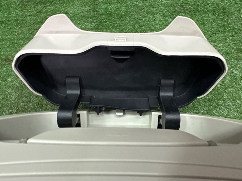 Плафон салонный с футляром для очков(очечник) Ford Kuga 2013 SUV