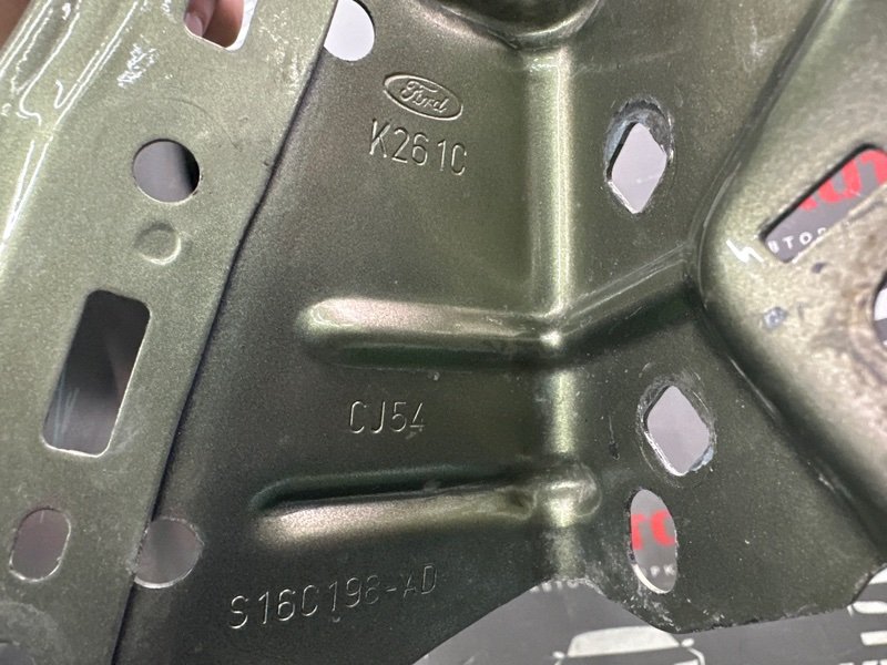 Крыло Ford Kuga 2013 SUV