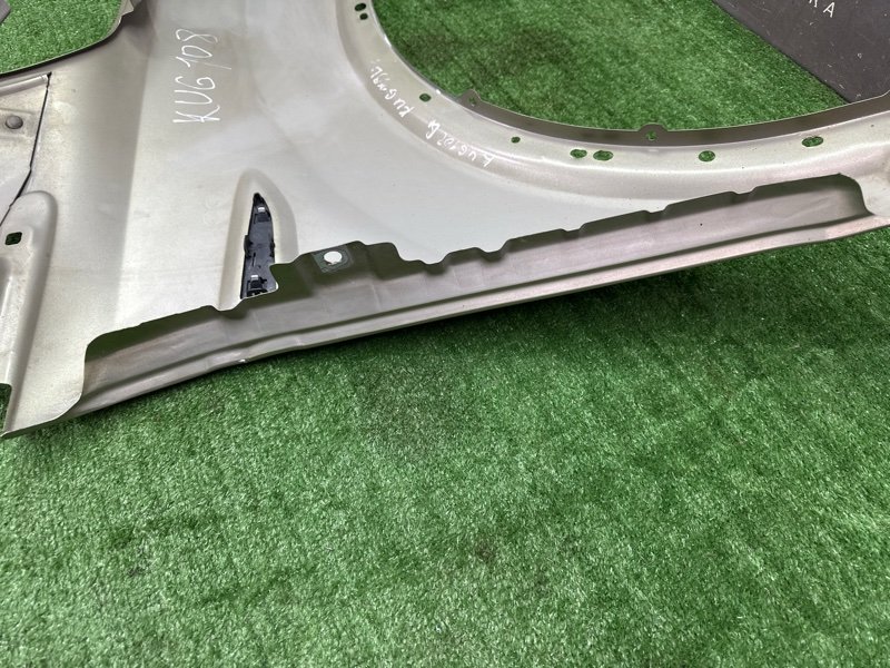 Крыло Ford Kuga 2013 SUV