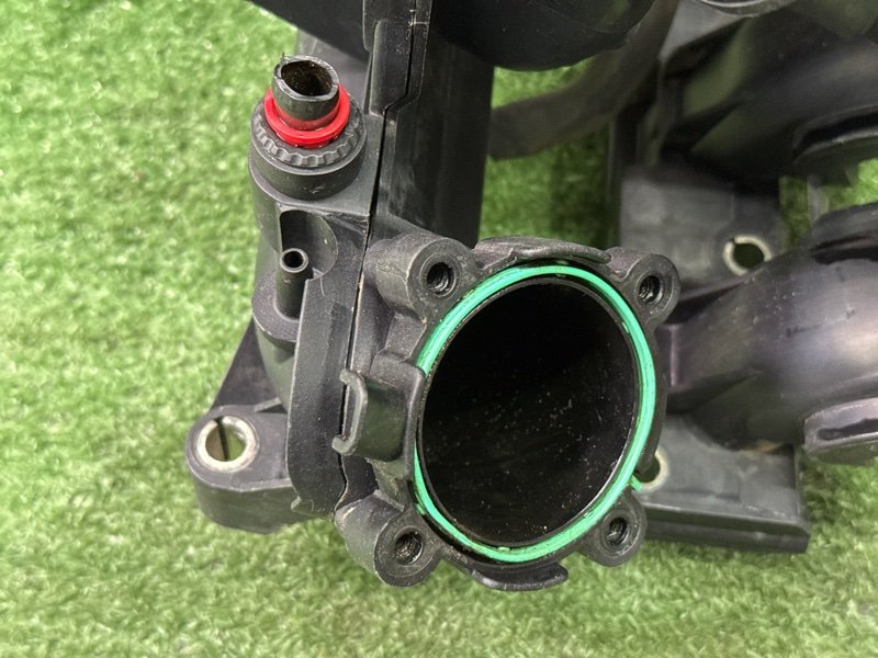 Коллектор впускной Ford Focus 2