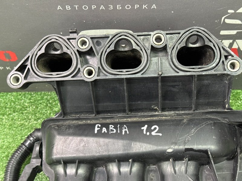 Коллектор впускной Skoda Fabia 2