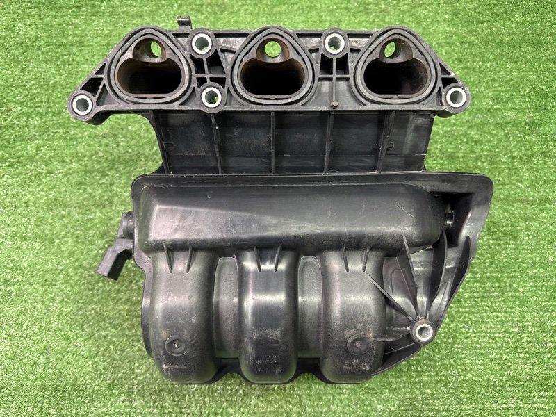 Коллектор впускной Skoda Fabia 2