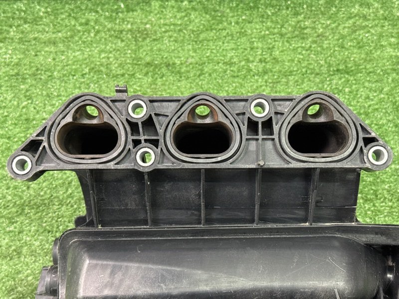 Коллектор впускной Skoda Fabia 2