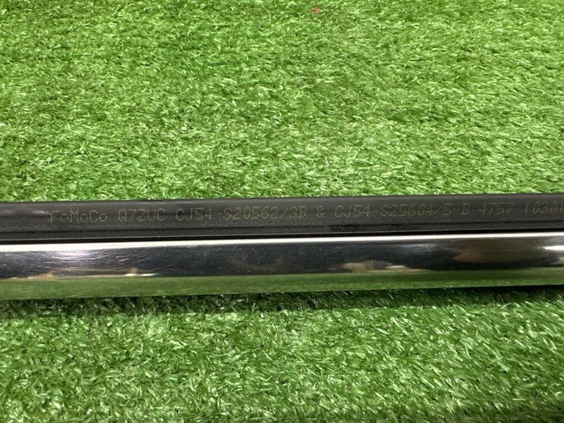 Уплотнитель стекла наружный(Бархотка) Хром Ford Kuga 2013 SUV