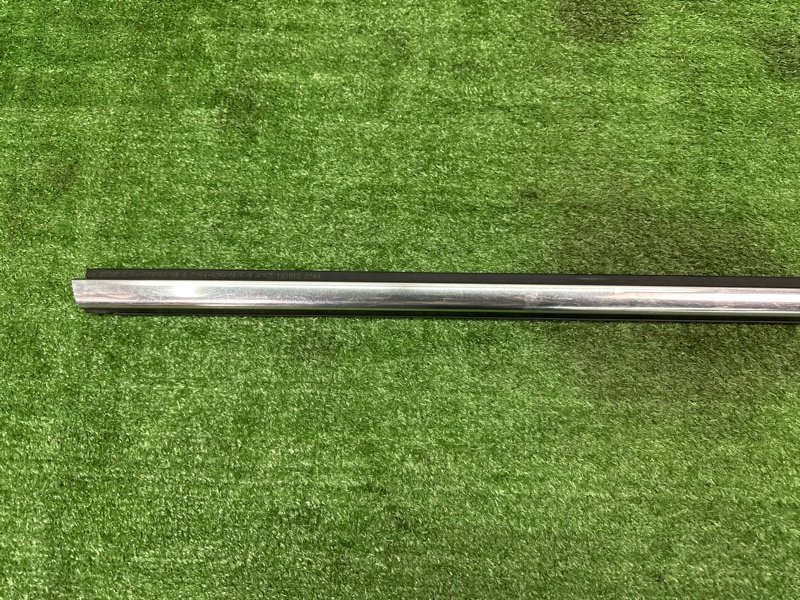 Уплотнитель стекла наружный(Бархотка) Хром Ford Kuga 2013 SUV