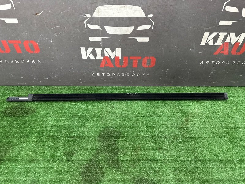 Уплотнитель стекла наружный(Бархотка) Хром Ford Kuga 2013 SUV