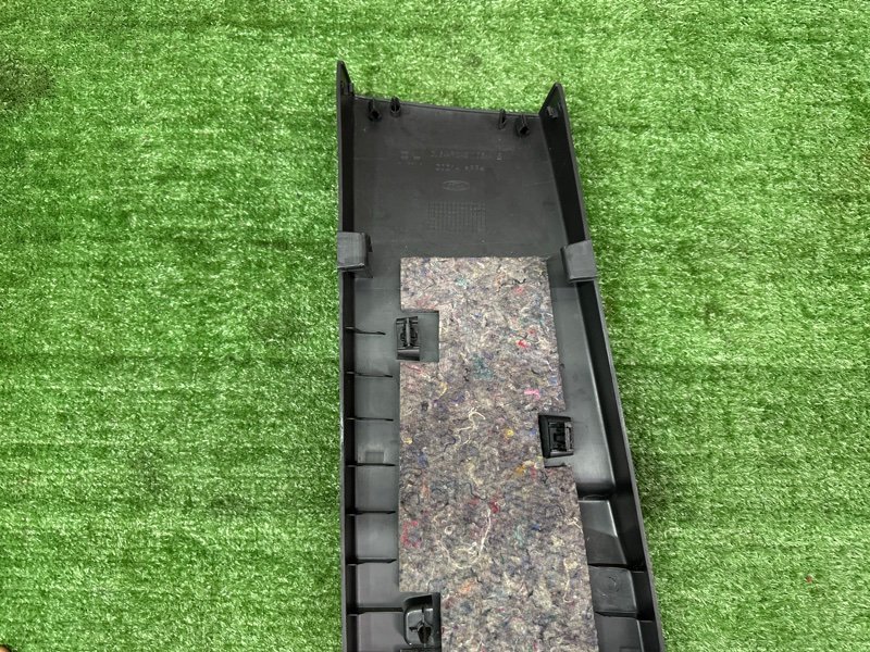 Накладка центральной стойки нижняя Ford Kuga 2013 SUV