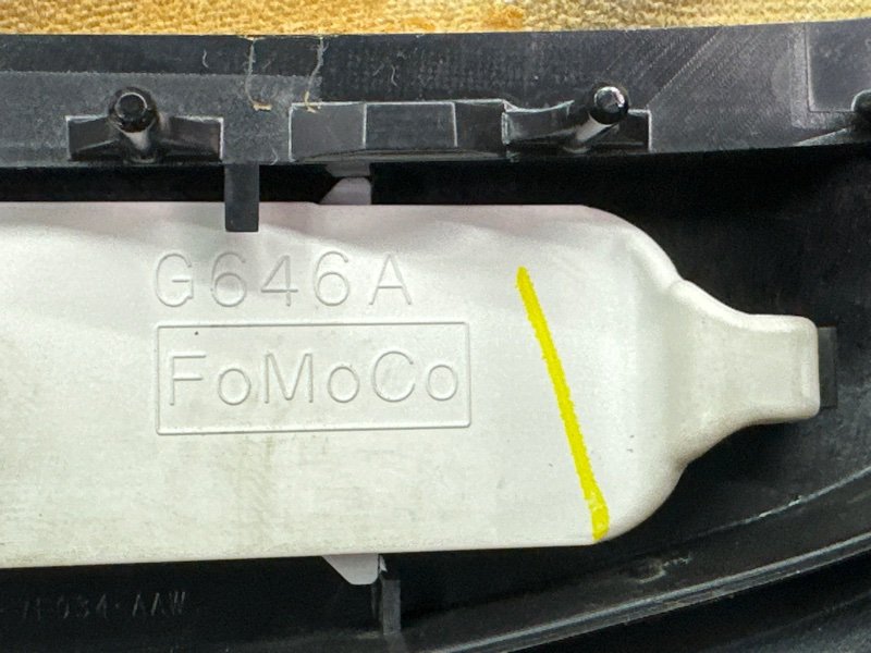 Кожух селектора АКПП Ford Kuga 2013 SUV