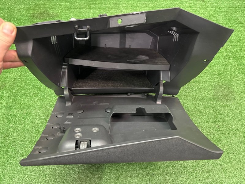 Бардачок Ford Kuga 2013 SUV