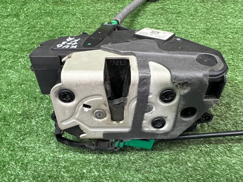 Замок двери Ford Kuga 2013 SUV