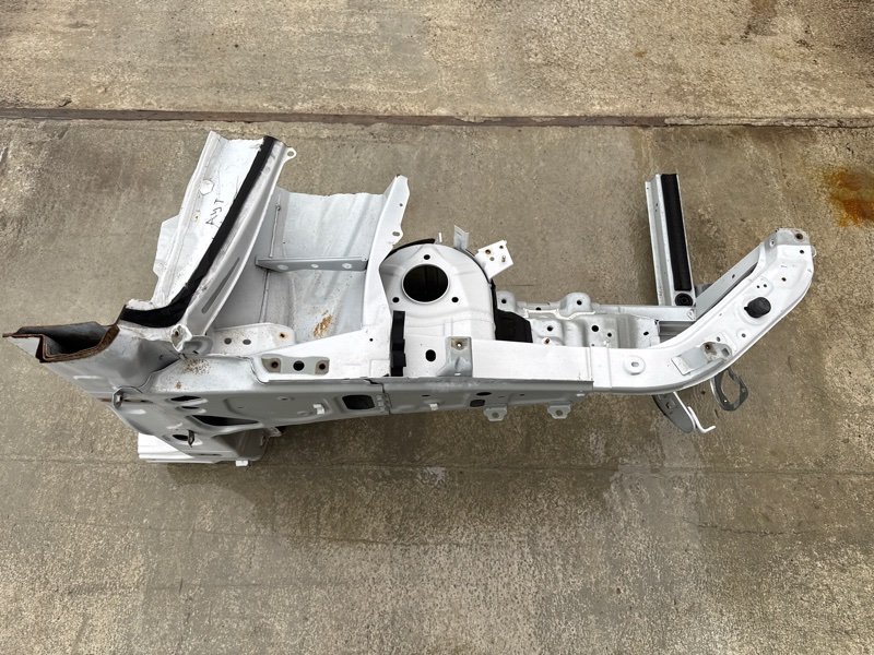 Четверть (лонжерон) Mitsubishi Outlander 3