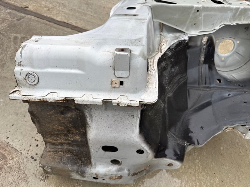 Четверть (лонжерон) Mitsubishi Outlander 3