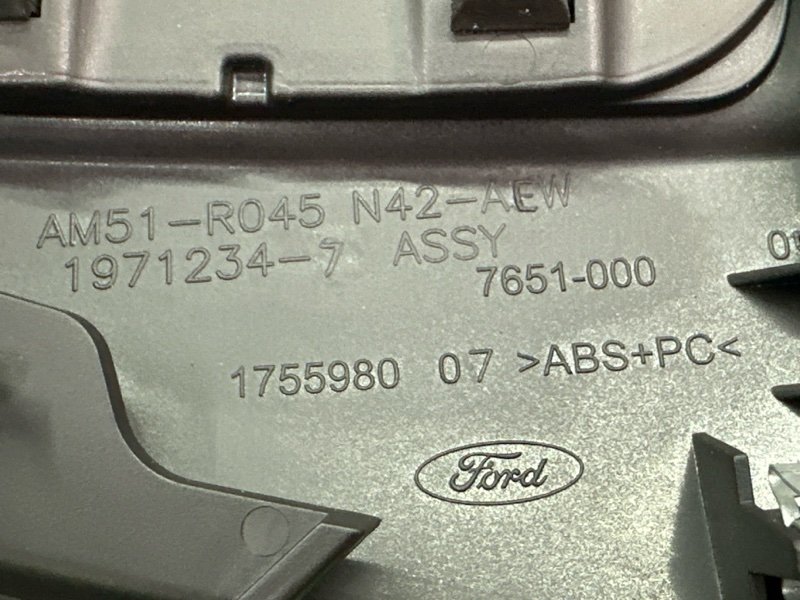 Накладка торпедо Ford Kuga 2013 SUV